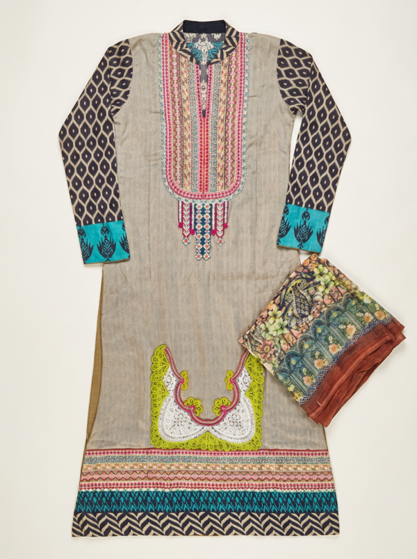 hafizhilal_hilal_change_the_background_of_the_image_and_enhance_the_quality_and_li_5e521650-33f3-4976-8541-dcb0b1f5d3c5 Earthy Elegance Fusion Suit