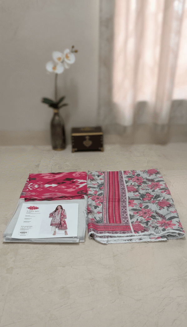 Rosé Bloom Printed 3-Piece Lawn Suit (Unstitched)